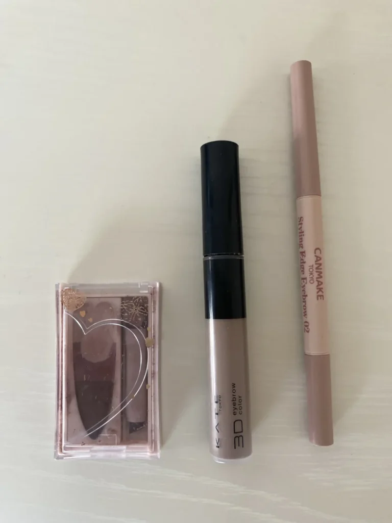 普段使っているアイブロウパウダーと眉マスカラとペンシル